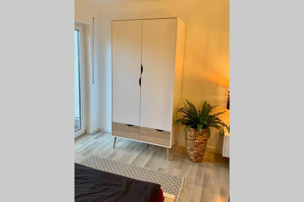 'Das Kleine Feine' - Ruhige, Helle Ferienwohnung Mit Parkplatz Und Balkon Pforzheim Bagian luar foto