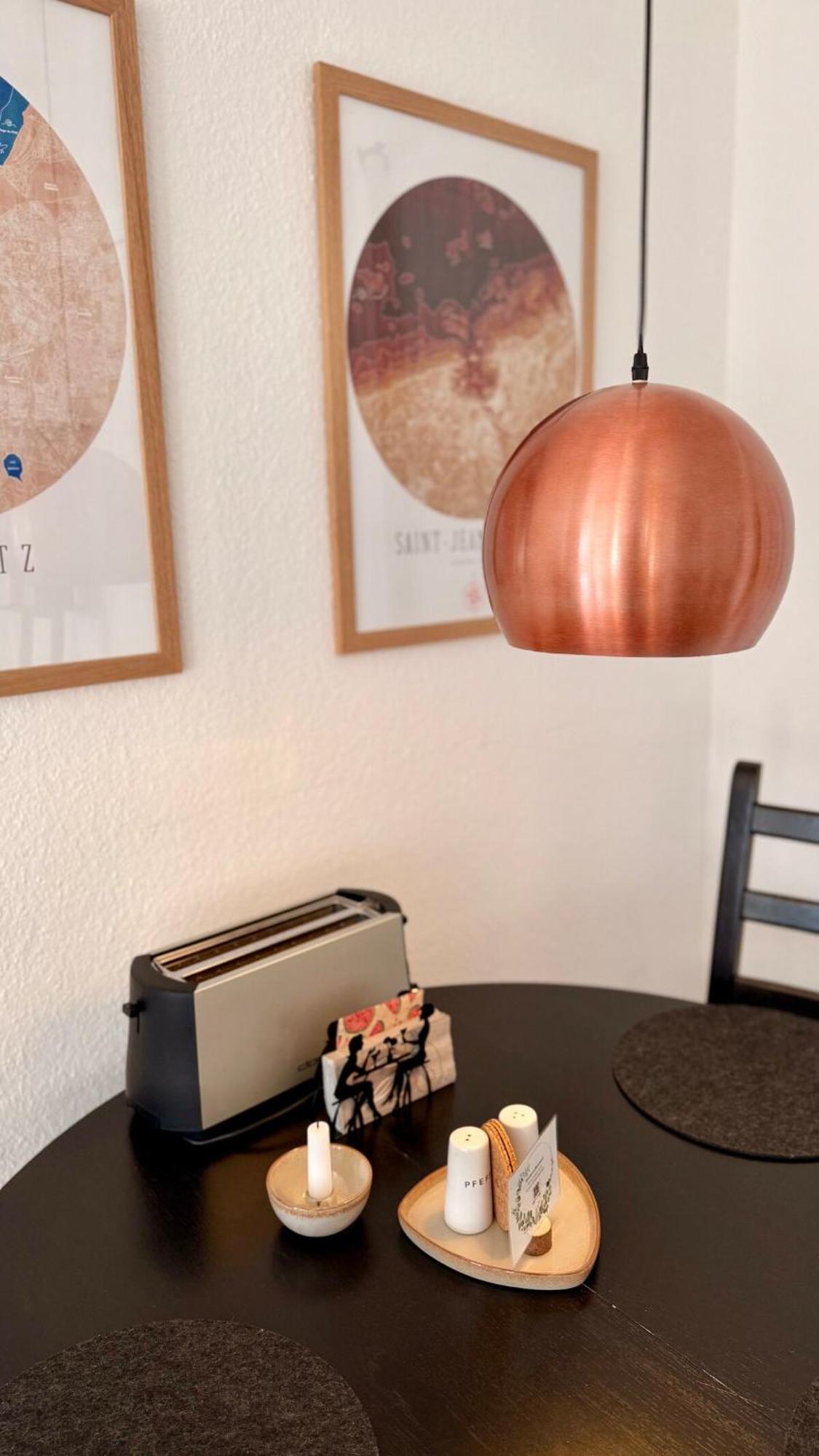 'Das Kleine Feine' - Ruhige, Helle Ferienwohnung Mit Parkplatz Und Balkon Pforzheim Bagian luar foto