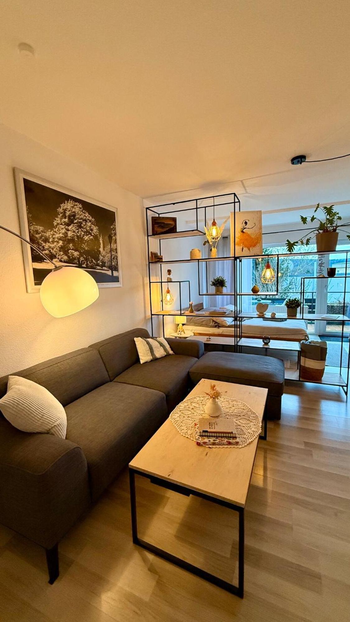 'Das Kleine Feine' - Ruhige, Helle Ferienwohnung Mit Parkplatz Und Balkon Pforzheim Bagian luar foto