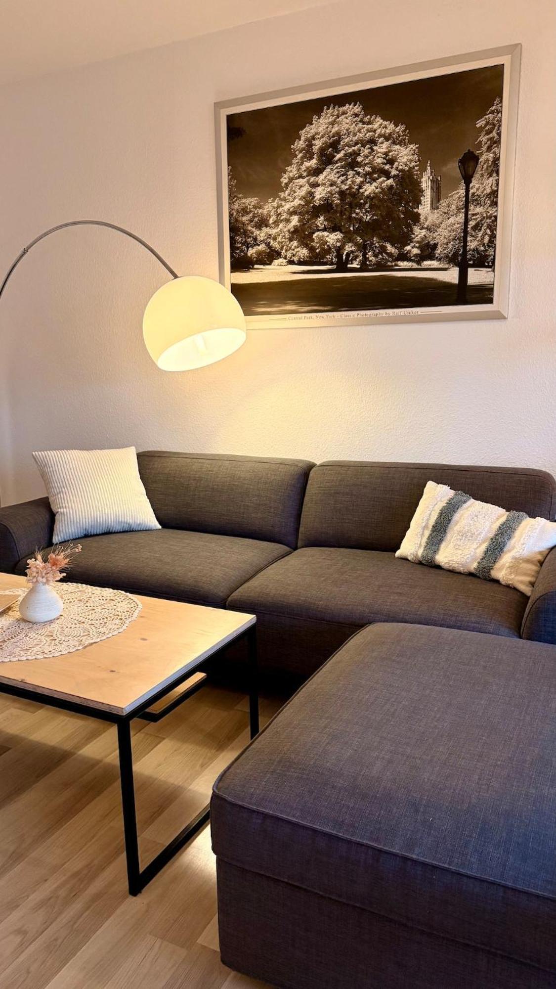 'Das Kleine Feine' - Ruhige, Helle Ferienwohnung Mit Parkplatz Und Balkon Pforzheim Bagian luar foto
